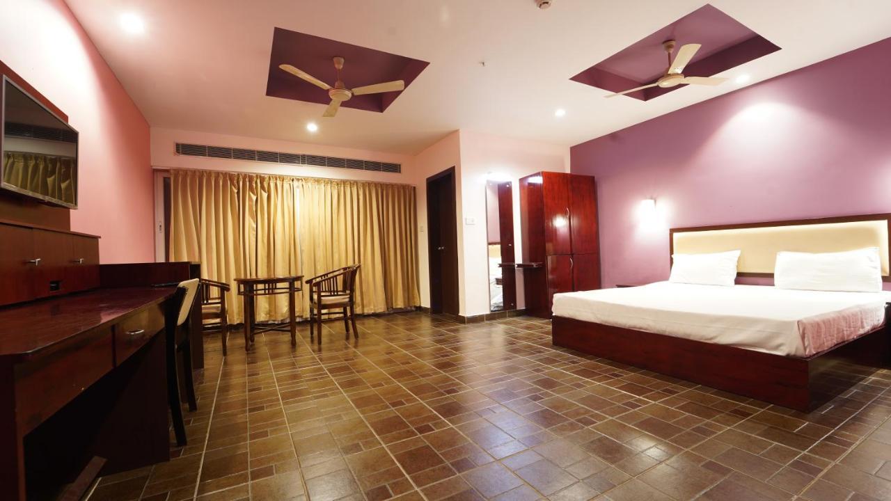 Misty Gate Hotel Vythiri Exterior photo