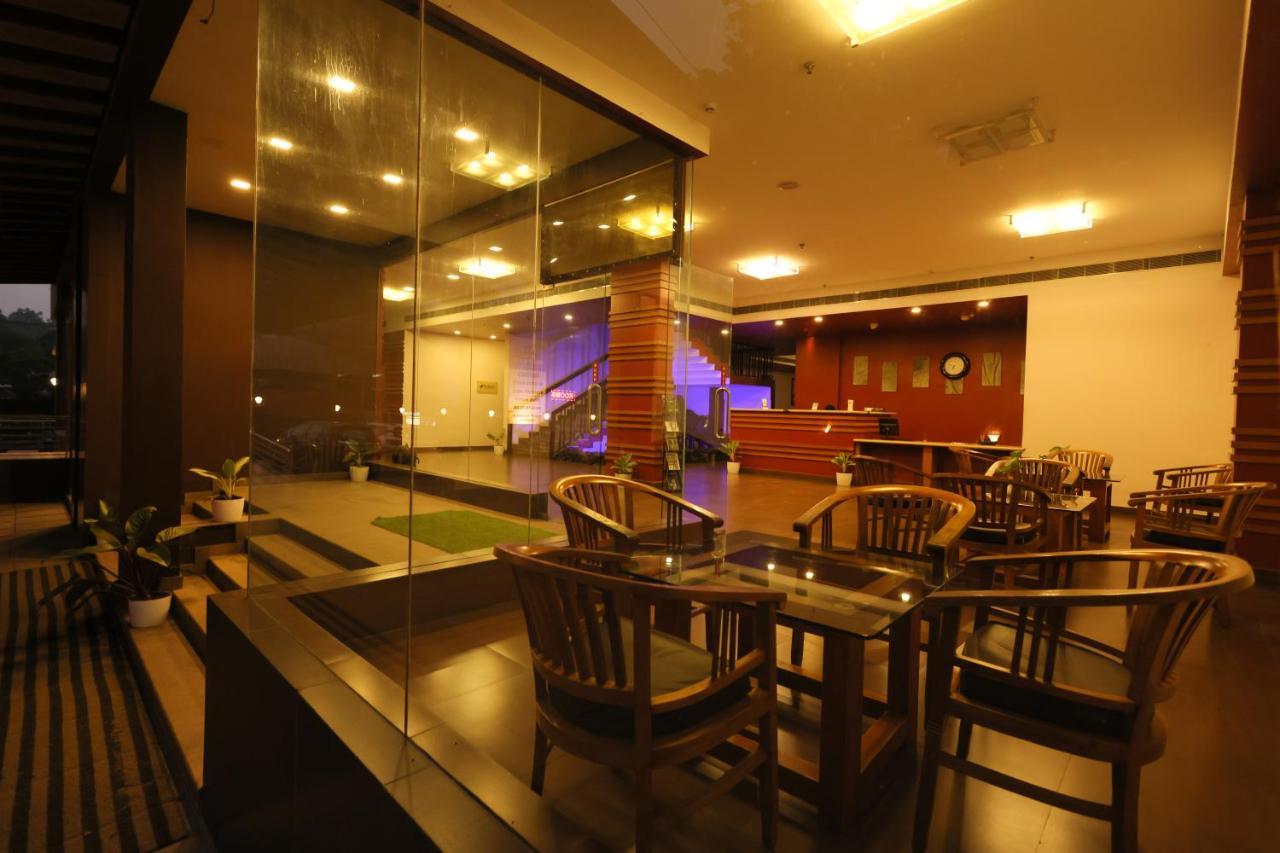 Misty Gate Hotel Vythiri Exterior photo